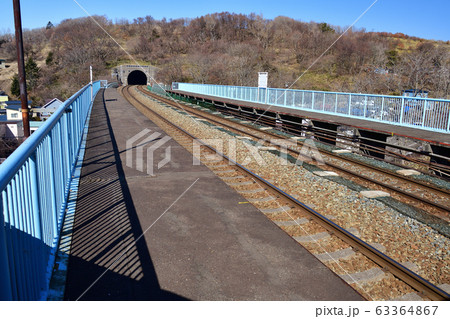 早春の北海道室蘭市JR崎守駅の風景を撮影 早春の北海道室蘭市JR崎守駅の風景を撮影 63364867