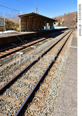 早春の北海道室蘭市JR崎守駅の風景を撮影 早春の北海道室蘭市JR崎守駅の風景を撮影 63364896
