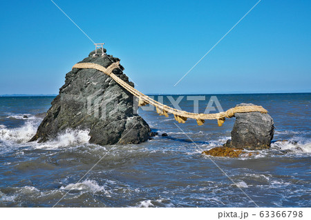 【夫婦岩】 三重県伊勢市二見町江 【夫婦岩】 三重県伊勢市二見町江 63366798
