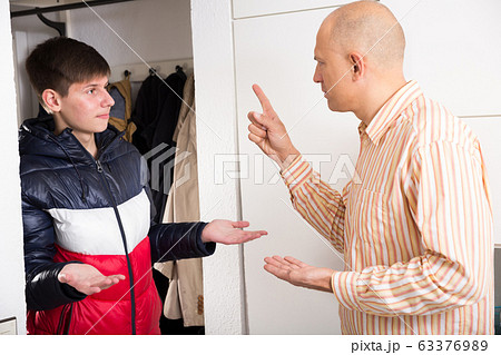 Guy saying goodbye his father 63376989