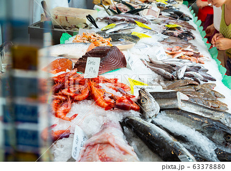 Seafood Assortment Of Fish Storeの写真素材
