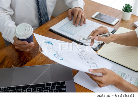 young business team in casual style have small young business team in casual style have small 63386231