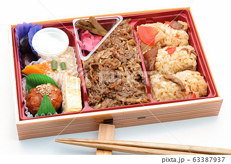 五目おこわとすき焼きの満足弁当 63387937