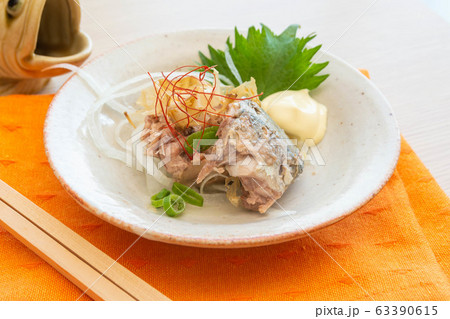 さばの水煮 63390615