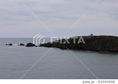 北海道 浜中 霧多布岬に建つ湯沸岬灯台 北海道 浜中 霧多布岬に建つ湯沸岬灯台 63392606