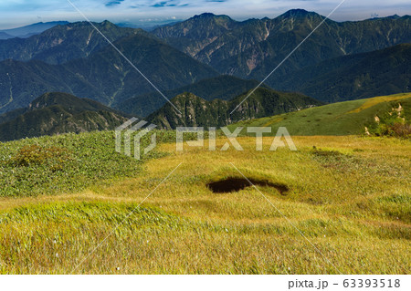 巻機山・割引岳の草紅葉と越後三山 巻機山・割引岳の草紅葉と越後三山 63393518