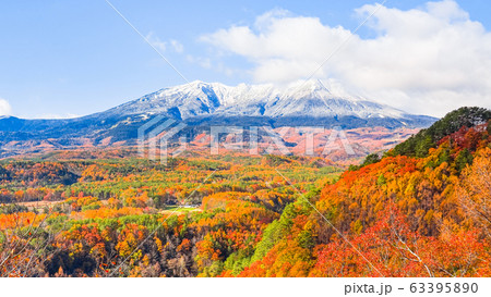 九蔵峠から望む秋の御嶽山 九蔵峠から望む秋の御嶽山 63395890