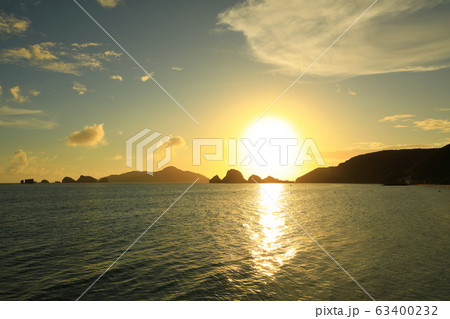 座間味島 阿真ビーチ 夕景 座間味島 阿真ビーチ 夕景 63400232