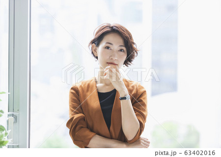 女性　ポートレート 63402016
