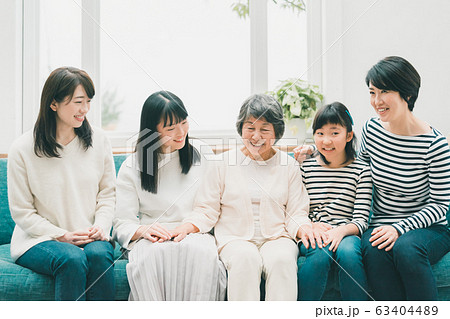 family　女の三世代 63404489