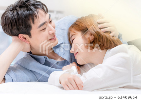 恋人 夫婦 新婚 63409654
