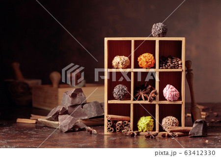 Chocolate truffles with broken pieces of chocolate Chocolate truffles with broken pieces of chocolate 63412330