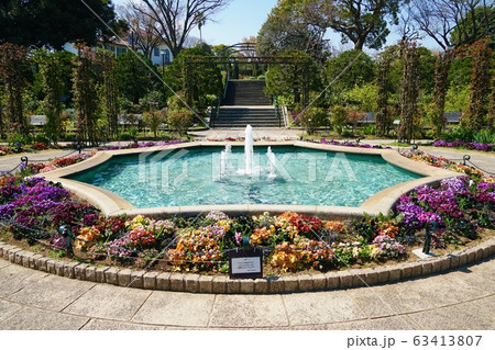 港の見える丘公園 沈床花壇 噴水の写真素材