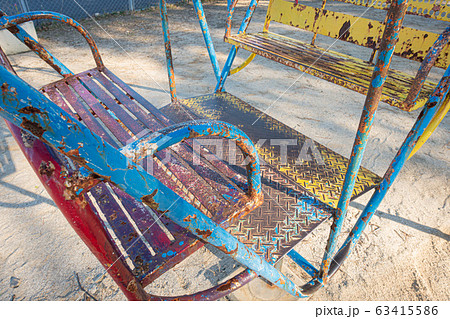 安全性に問題があり、撤去が進むゆりかごブランコの写真 63415586