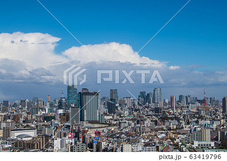 日本の東京都市景観 暗雲・東京都心を望む(大気が不安定状態となり青空から急転、暗雲)=3月16日 日本の東京都市景観 暗雲・東京都心を望む(大気が不安定状態となり青空から急転、暗雲)=3月16日 63419796