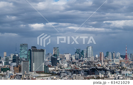 日本の東京都市景観 社会不安・東京都心を望む(大気が不安定状態となり青空から急転、暗雲)=3月16日 日本の東京都市景観 社会不安・東京都心を望む(大気が不安定状態となり青空から急転、暗雲)=3月16日 63421029
