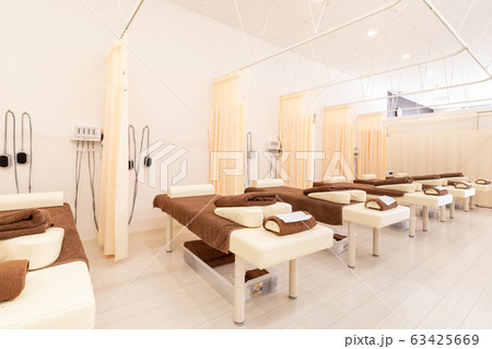 整体　病院　施術室 63425669