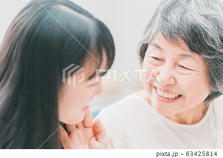 family 高校生の孫と祖母 family 高校生の孫と祖母 63425814
