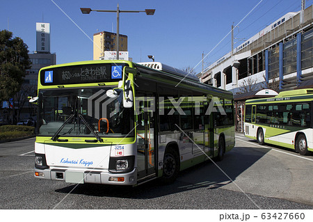 赤羽駅西口の国際興業バス（新型エルガ） 63427660