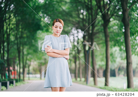 Beautiful woman, park, nature 63428204