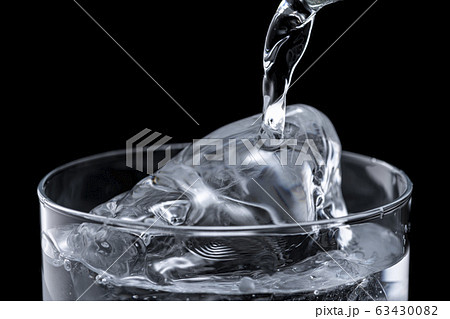 オン・ザ・ロック 63430082