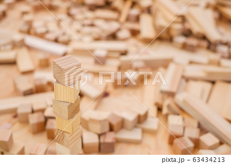 積み木　ブロック　木材　木片　DIY　素材 63434213