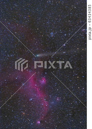 わし星雲（カモメ星雲）に接近中のジャコビニ・チンナー彗星 63434385