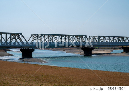 石川県白山市/手取川河口/川に架かる鉄橋 石川県白山市/手取川河口/川に架かる鉄橋 63434504