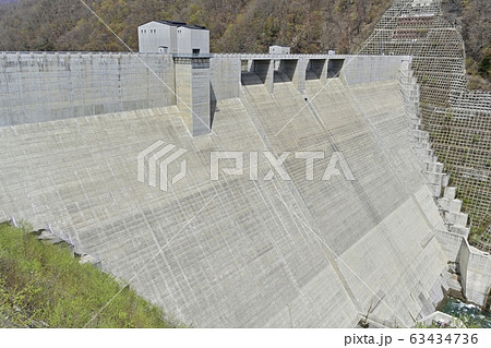 芽吹きの頃の日光湯西川ダム 63434736