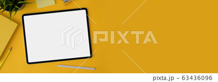 Cropped shot of blank screen tablet with stylus 63436096