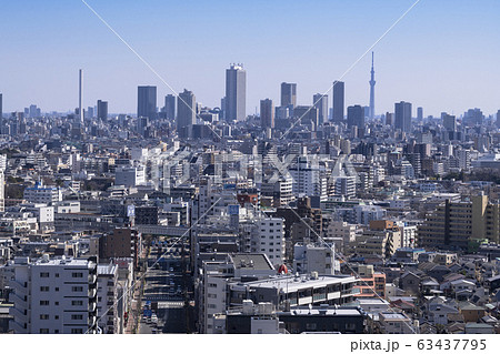 都市風景 ビル群と住宅街 東京練馬から池袋方面の展望 都市風景 ビル群と住宅街 東京練馬から池袋方面の展望 63437795