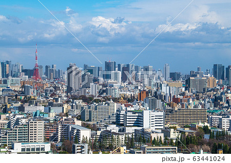 日本の東京都市景観 暗雲・東京都心を望む(大気が不安定状態となり青空から急転、暗雲)=3月16日 日本の東京都市景観 暗雲・東京都心を望む(大気が不安定状態となり青空から急転、暗雲)=3月16日 63441024