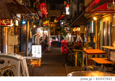 《東京都》西荻窪の飲み屋街・アジアンな路地裏 《東京都》西荻窪の飲み屋街・アジアンな路地裏 63447942