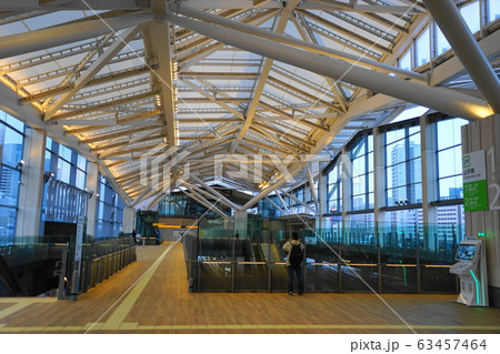 3月　港区293高輪ｹﾞｰﾄｳｪｲ駅と早朝の駅構内 63457464