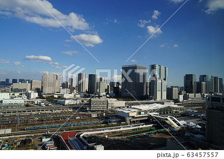 3月　港区211高輪ｹﾞｰﾄｳｪｲ駅と品川高層ﾋﾞﾙ街･遠景 63457557