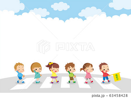 横断歩道を渡る可愛い小学生の子どもたちのイラスト素材