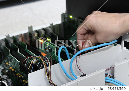 ビジネスホン電話主装置設置工事風景 ビジネスホン電話主装置設置工事風景 63458569