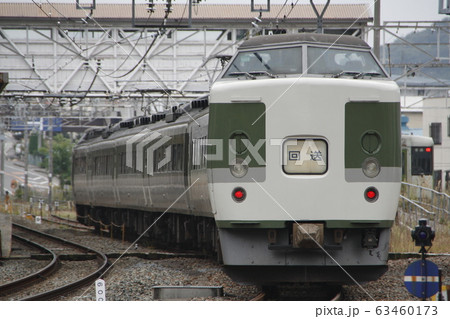 小諸駅に留置中の元特急あさま号車両（189系） 63460173