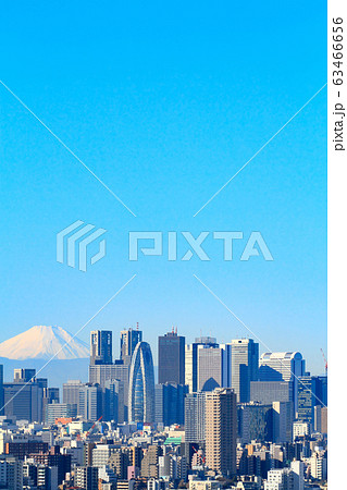 東京都　都市風景　富士山と新宿のビル街 63466656