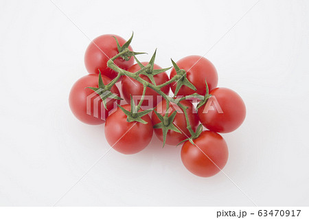 枝付きトマト水滴なしうぶげあり中央 63470917
