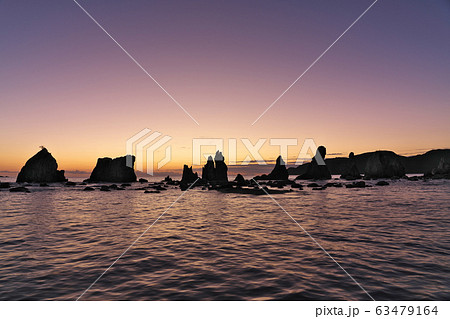 【橋杭岩 (日の出)】 和歌山県東牟婁郡串本町くじの川 63479164