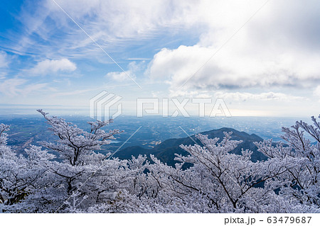 三重県 冬の御在所山頂 樹氷の山頂からの眺め 三重県 冬の御在所山頂 樹氷の山頂からの眺め 63479687