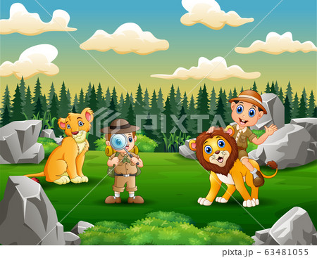 Zookeeper boys and lions in the park zoo Zookeeper boys and lions in the park zoo 63481055