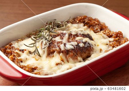 焼きハンバーグカレー 焼きハンバーグカレー 63481602