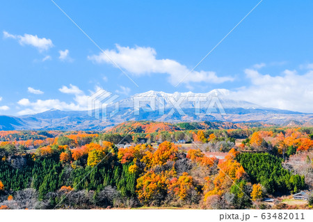 九蔵峠から望む秋の御嶽山 九蔵峠から望む秋の御嶽山 63482011