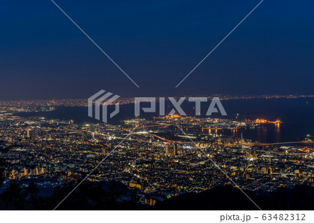 六甲から見た神戸と大阪湾の夜景 六甲から見た神戸と大阪湾の夜景 63482312