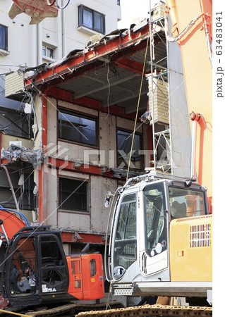 建物の解体現場 63483041