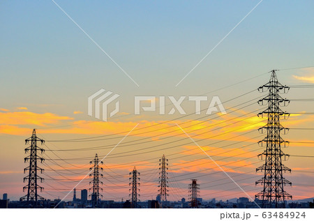 夕焼けと鉄塔 夕焼けと鉄塔 63484924