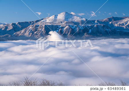 《埼玉県》霧氷と秩父の大雲海・積雪の美の山公園 63489361