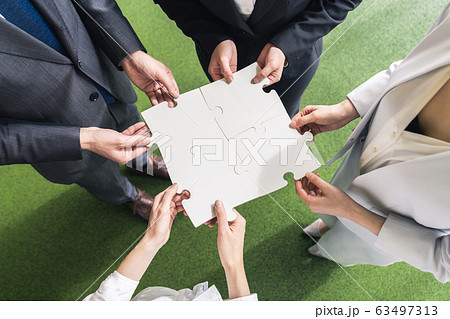 パズル　チームワーク 63497313